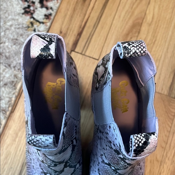 🛍️24 HR SALE🛍️Cult Gaia snakeskin print ultra high Zama platform booties - NWOB - Picture 6 of 8